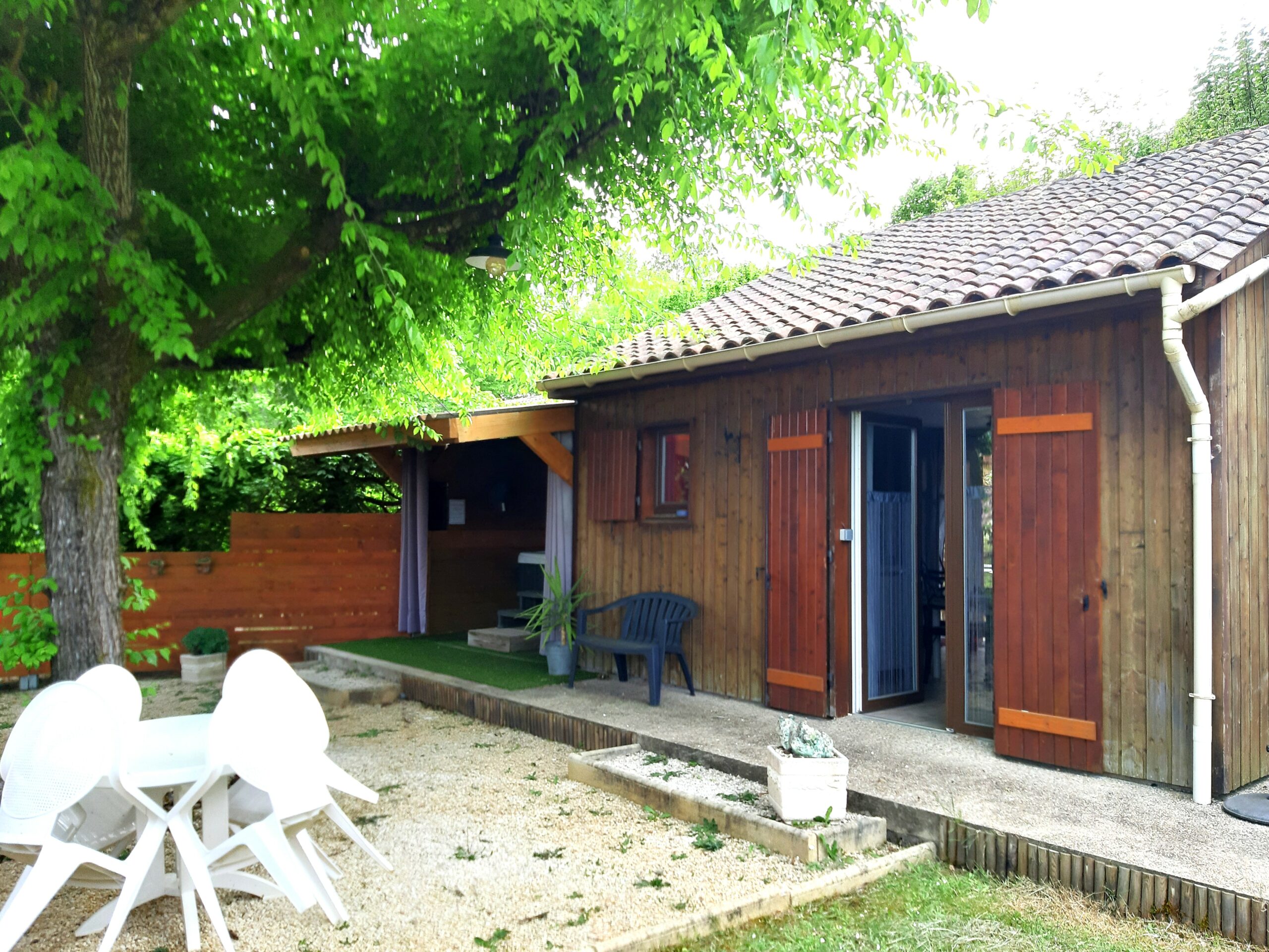 Vue extérieur Pinson maison 45m² avec spa